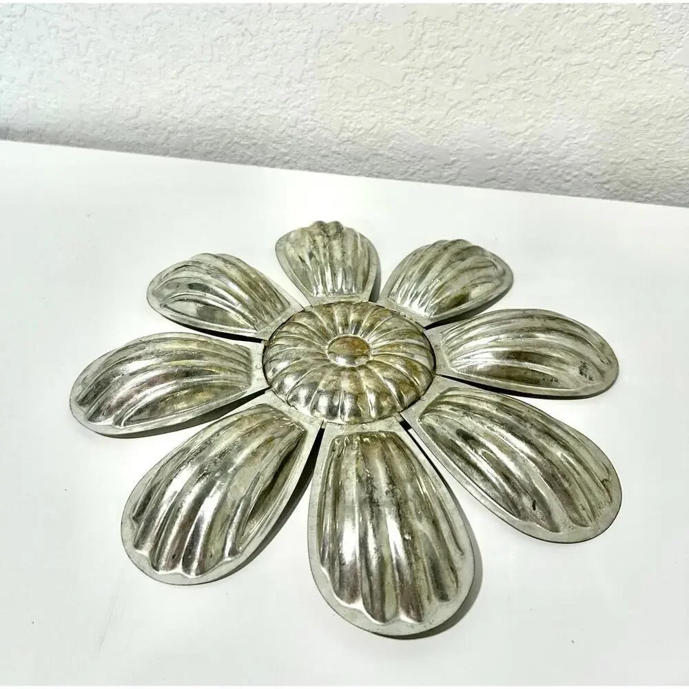 Vintage Tart Tin Daisy Flower Brass Color Stainless Steel Plate Serving Tray